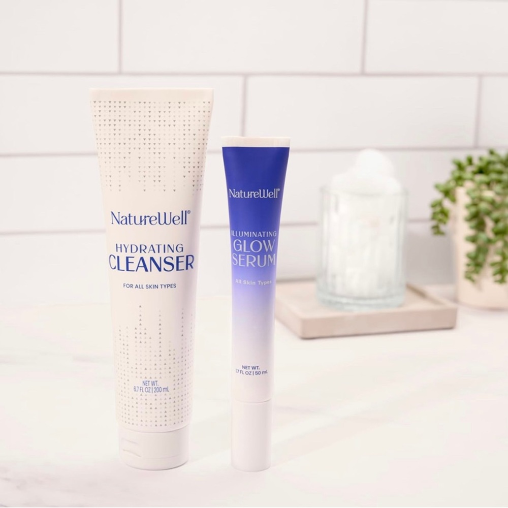 Hydrating Cleanser and Illuminating Glow Serum Set